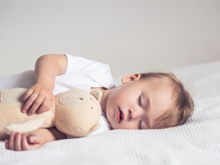 How to Put a Baby to Sleep in 40 Seconds